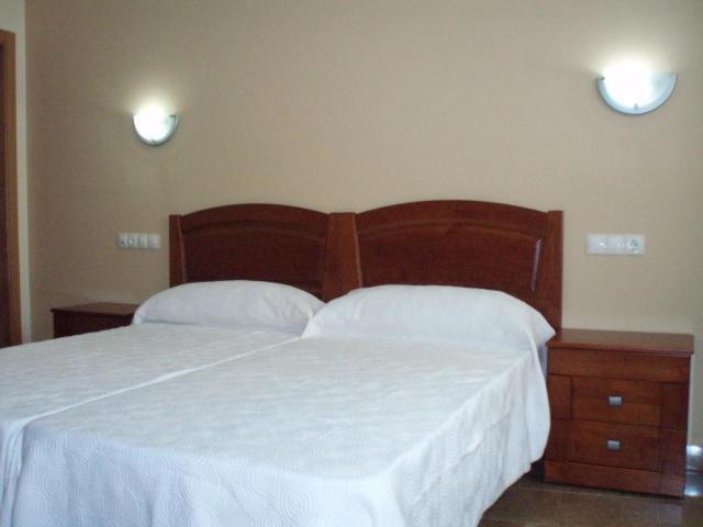 Hostal El Altozano Montánchez Esterno foto